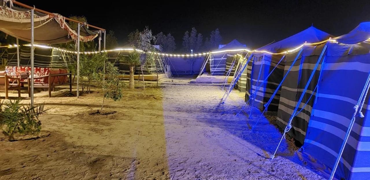 מלון אום לאג' Royal Tours Permanent Camp מראה חיצוני תמונה